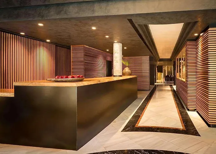 Ξενοδοχείο Balmes 4 *