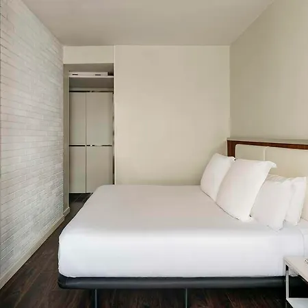 Balmes 4 *